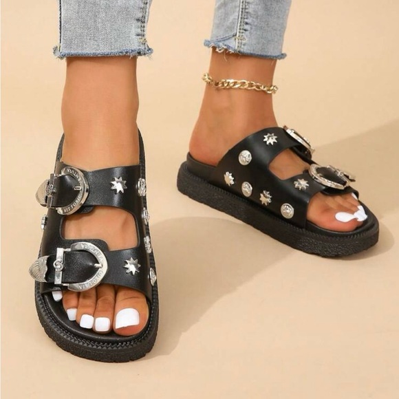 Platform Buckle Slides 🖤 - Picture 5 of 5